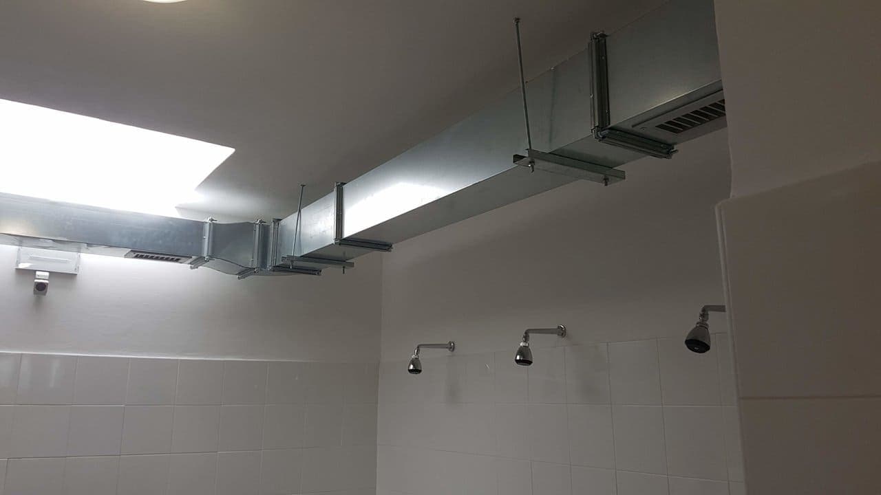 Manutenzione straordinaria colpo tetto del palazzetto dello sport