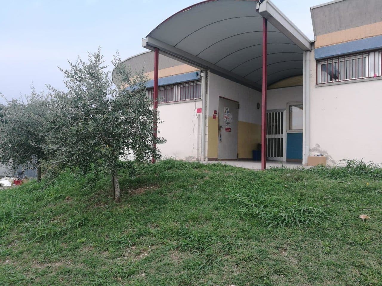 Manutenzione straordinaria colpo tetto del palazzetto dello sport